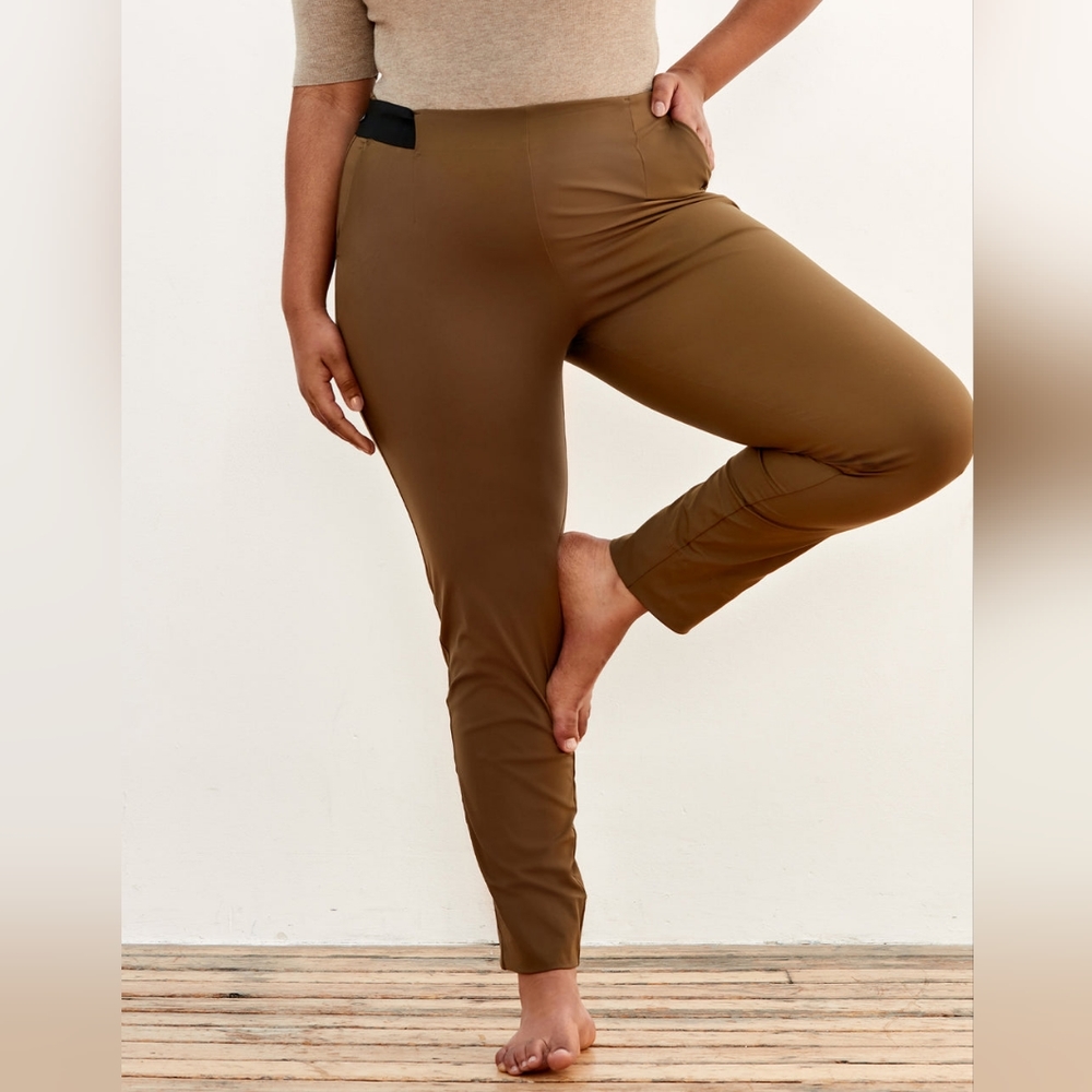 ADAY Turn it around pants in olive